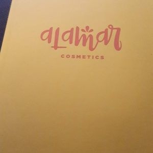 Alamar Cosmetics Reina Del Caribe pallete
